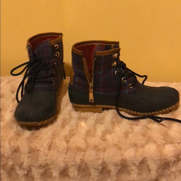 tommy rain boots